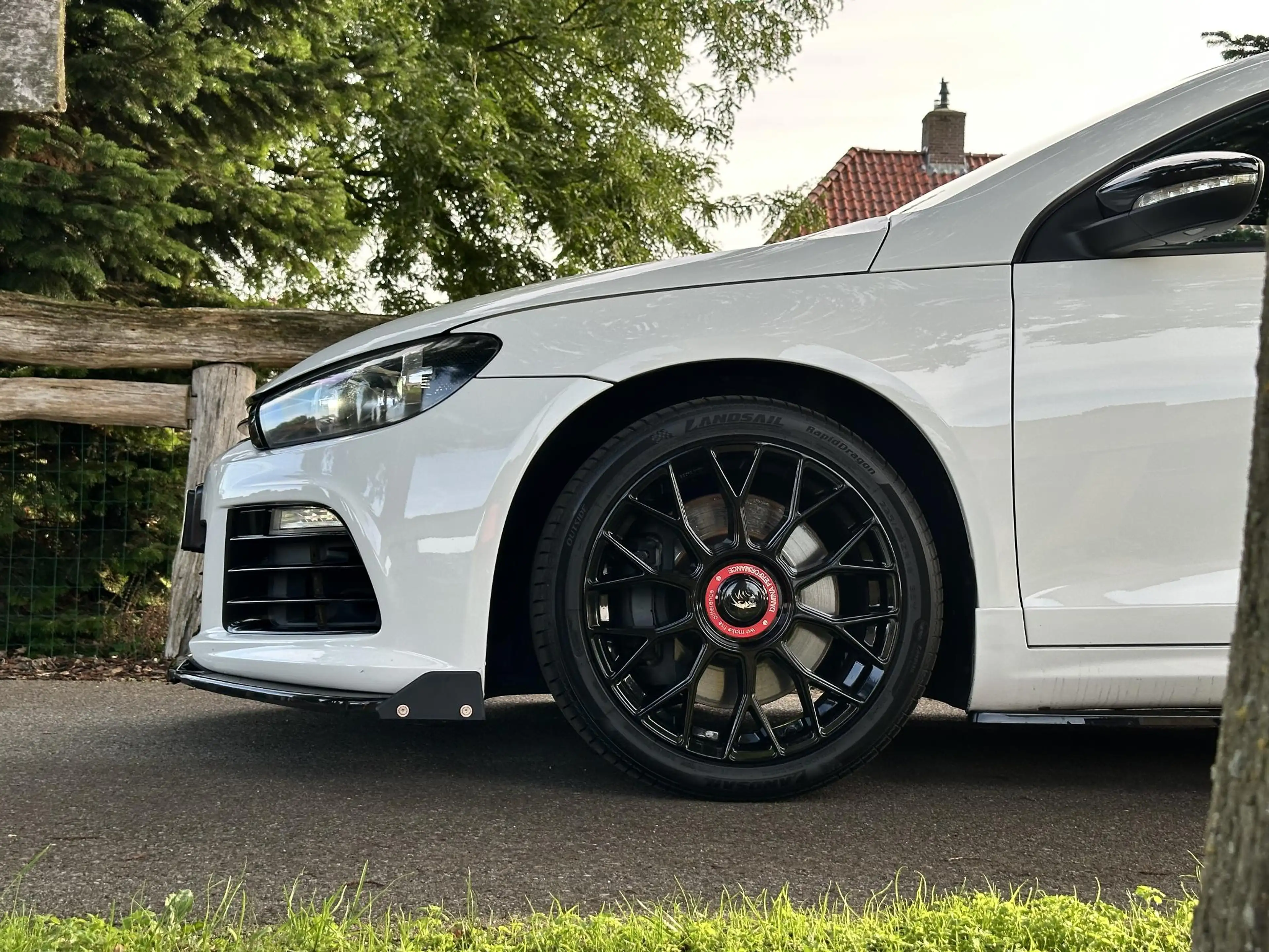 Volkswagen Scirocco 2.0 TSI R — photo 15