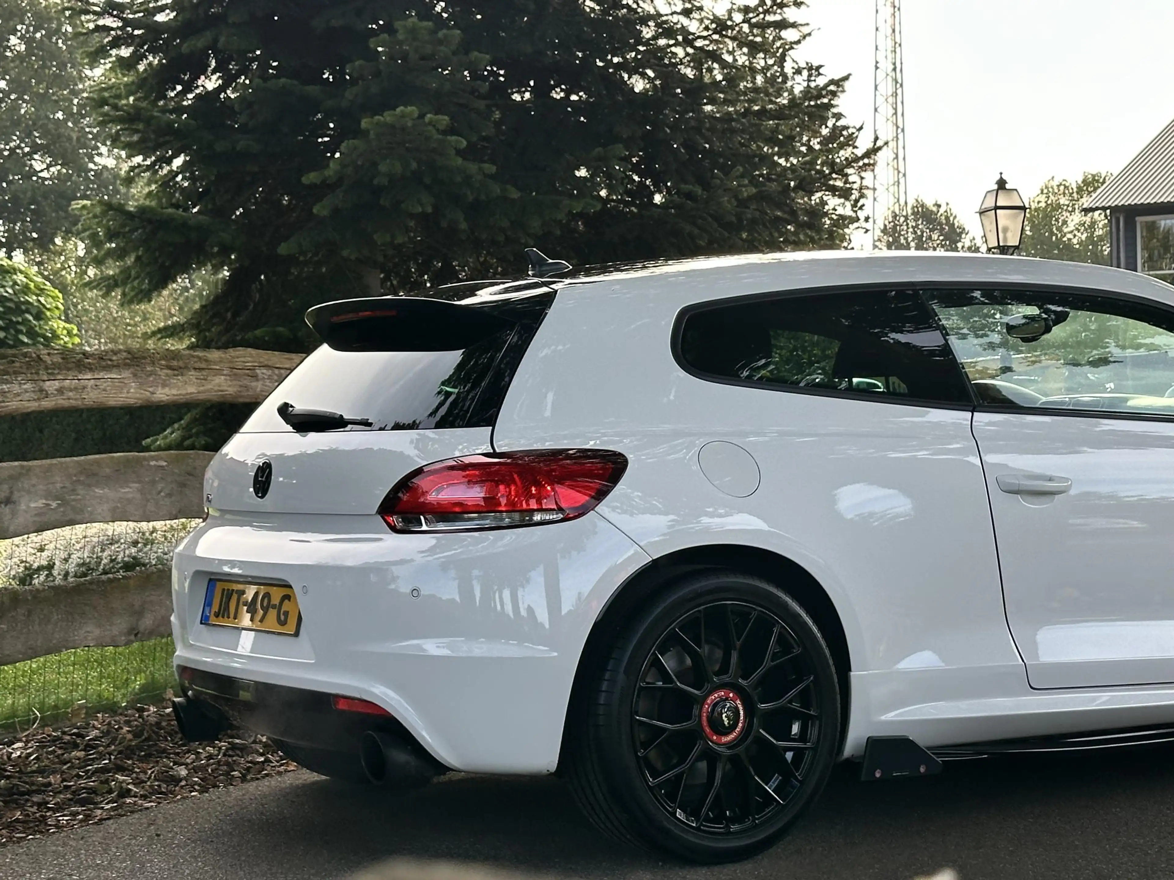 Volkswagen Scirocco 2.0 TSI R — photo 4