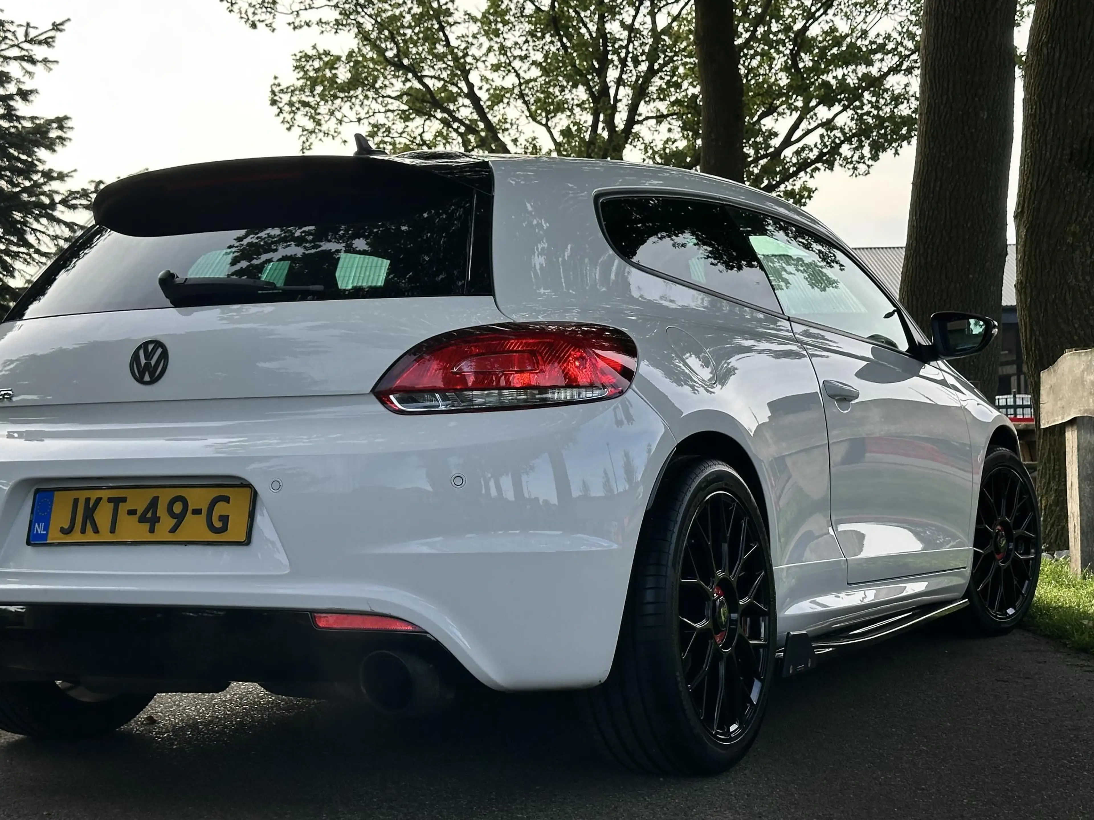Volkswagen Scirocco 2.0 TSI R — photo 5