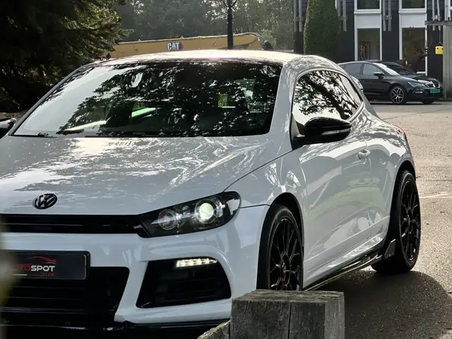 Volkswagen Scirocco view 17