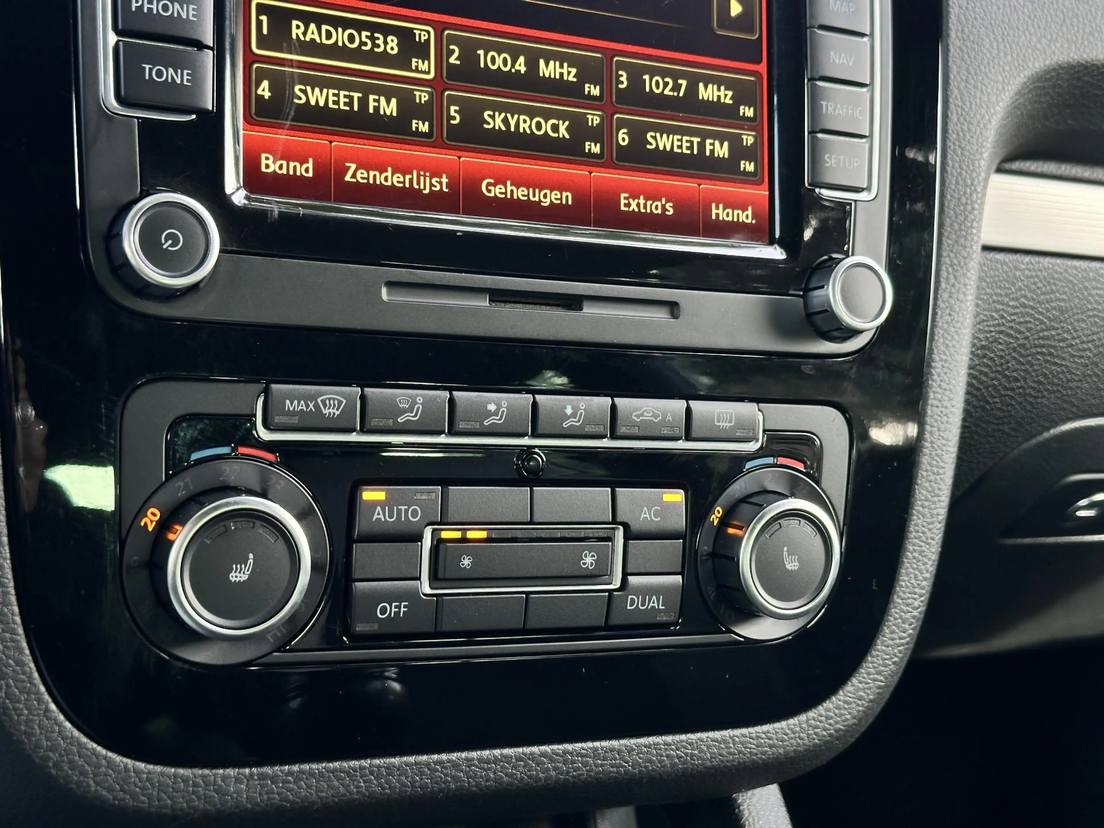 Volkswagen Scirocco 2.0 TSI R — photo 36