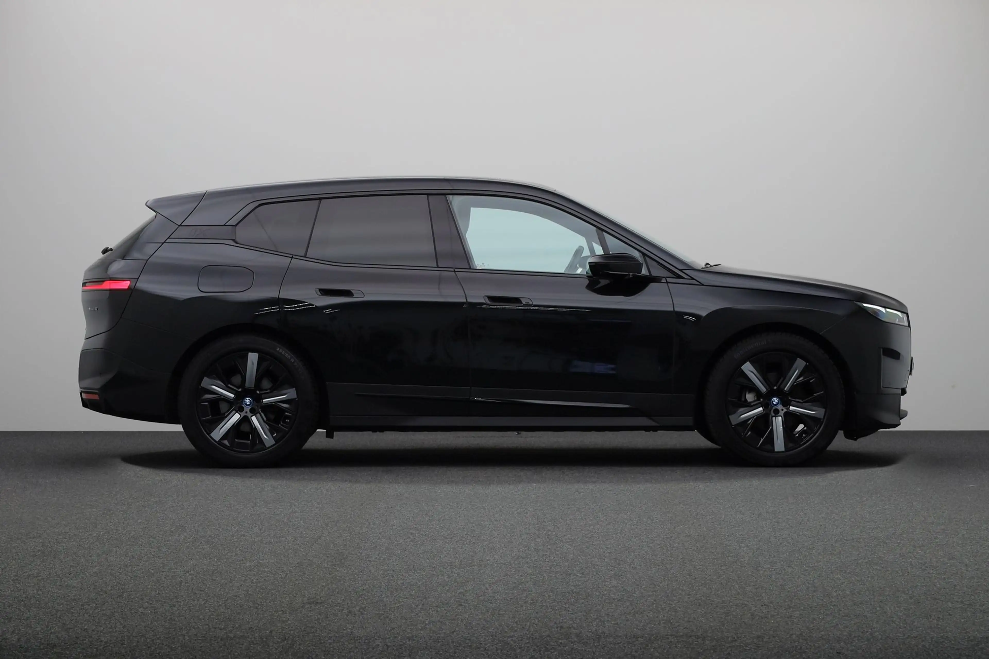 BMW iX xDrive40 High Executive 77 kWh — photo 7