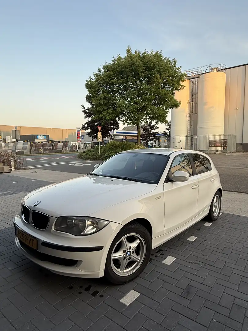 BMW 116 116i EffDyn.Edition Biały - 1