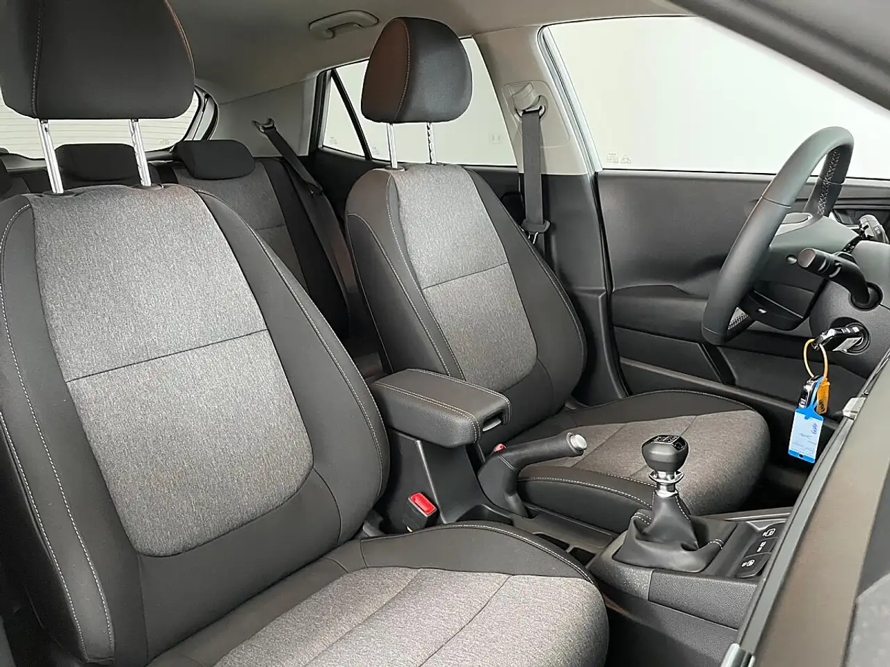 Kia Stonic 1,0 TGDI GPF ISG Silber/MT6/100/MY26|Stahl W22 12
