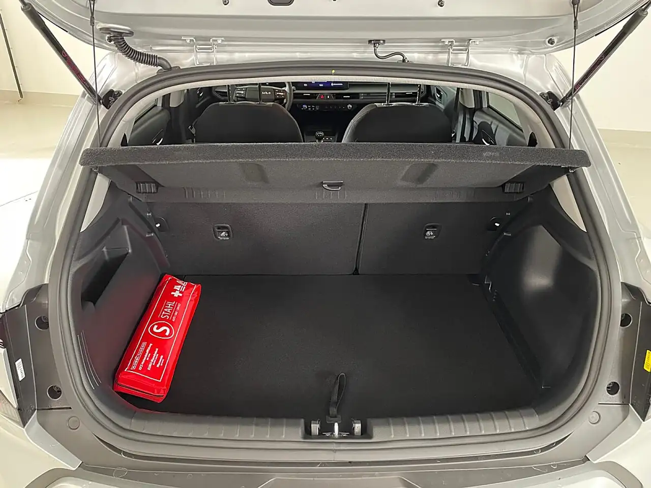 Kia Stonic 1,0 TGDI GPF ISG Silber/MT6/100/MY26|Stahl W22 25