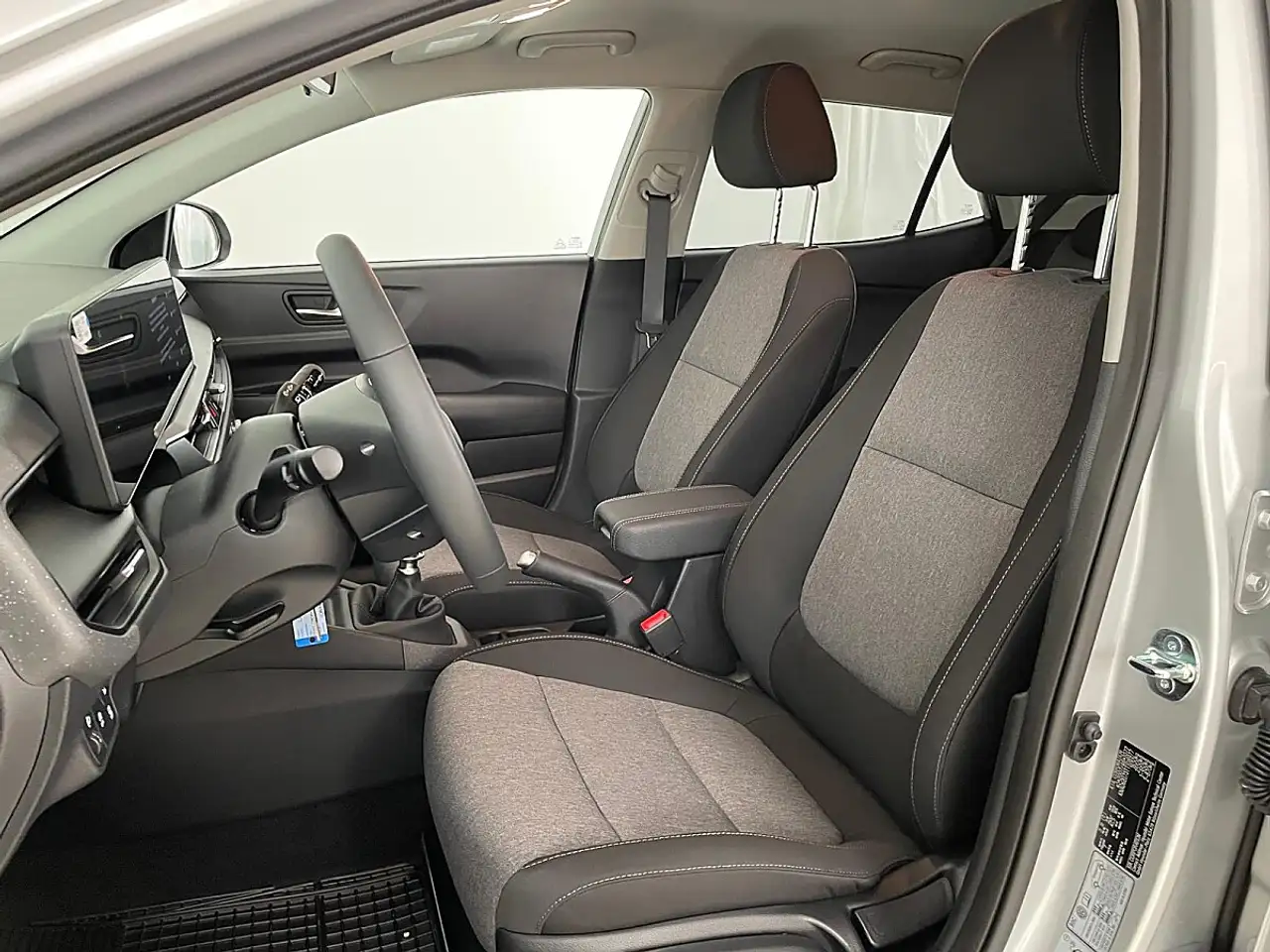 Kia Stonic 1,0 TGDI GPF ISG Silber/MT6/100/MY26|Stahl W22 10