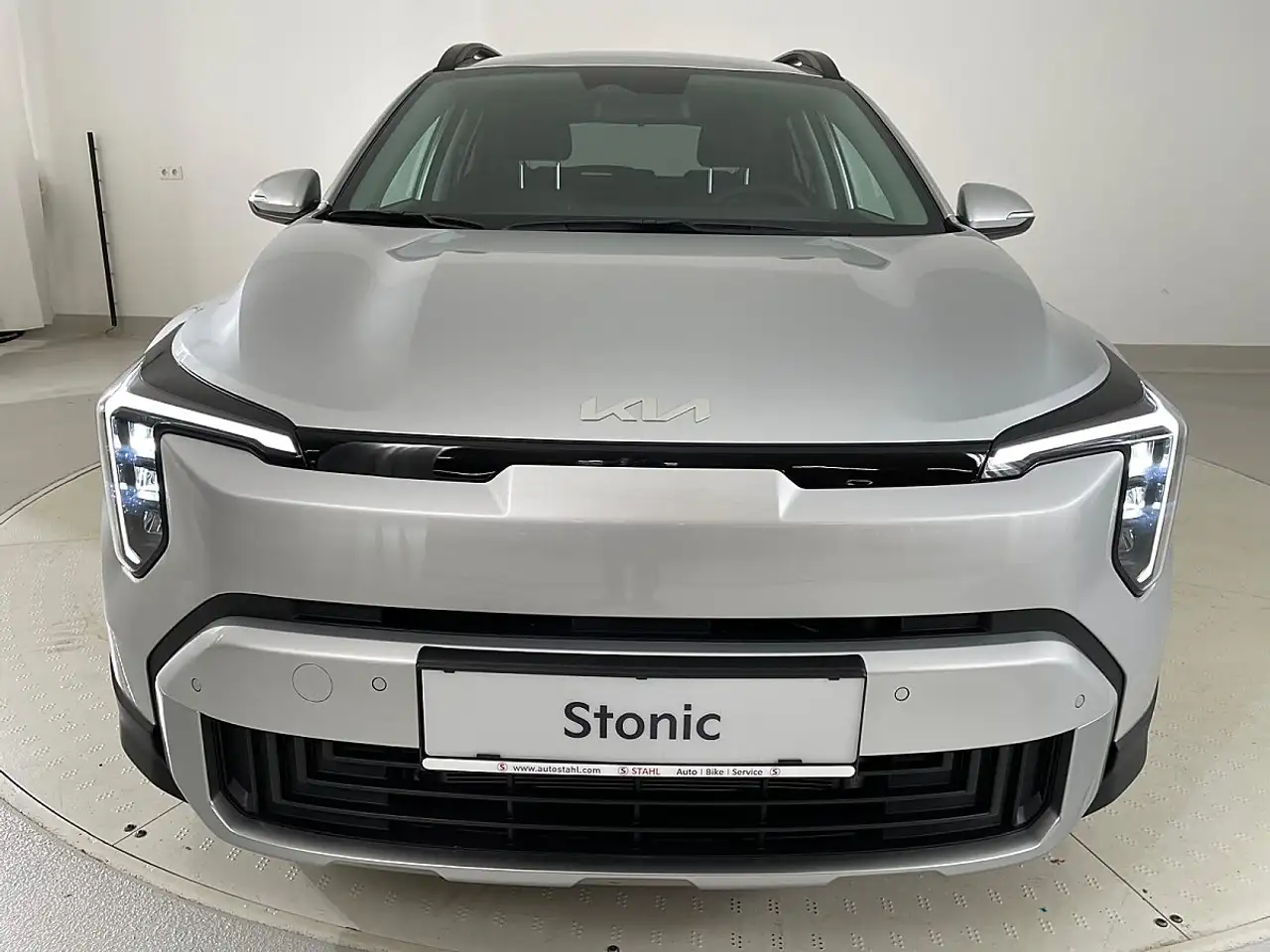 Kia Stonic 1,0 TGDI GPF ISG Silber/MT6/100/MY26|Stahl W22 3