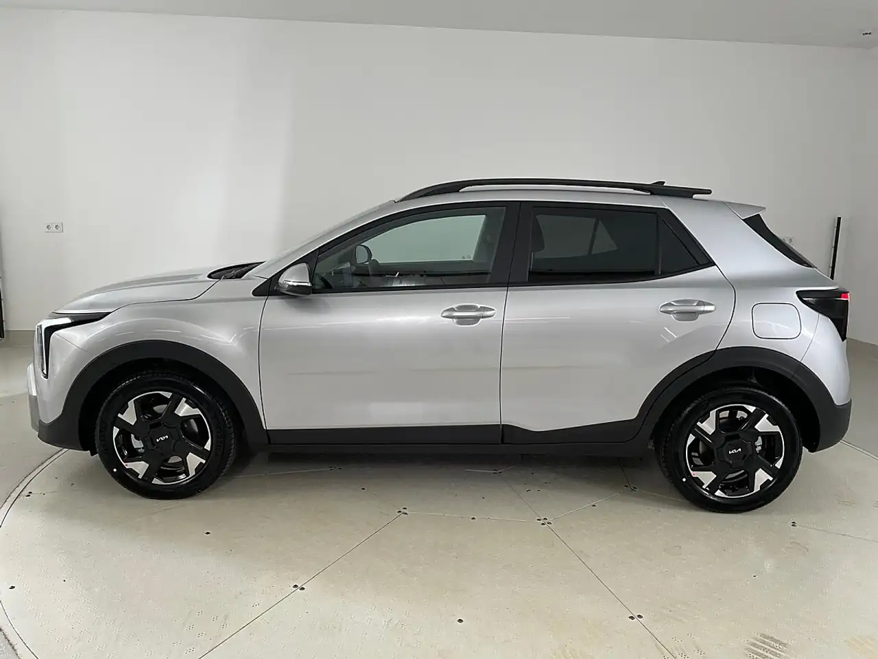 Kia Stonic 1,0 TGDI GPF ISG Silber/MT6/100/MY26|Stahl W22 4