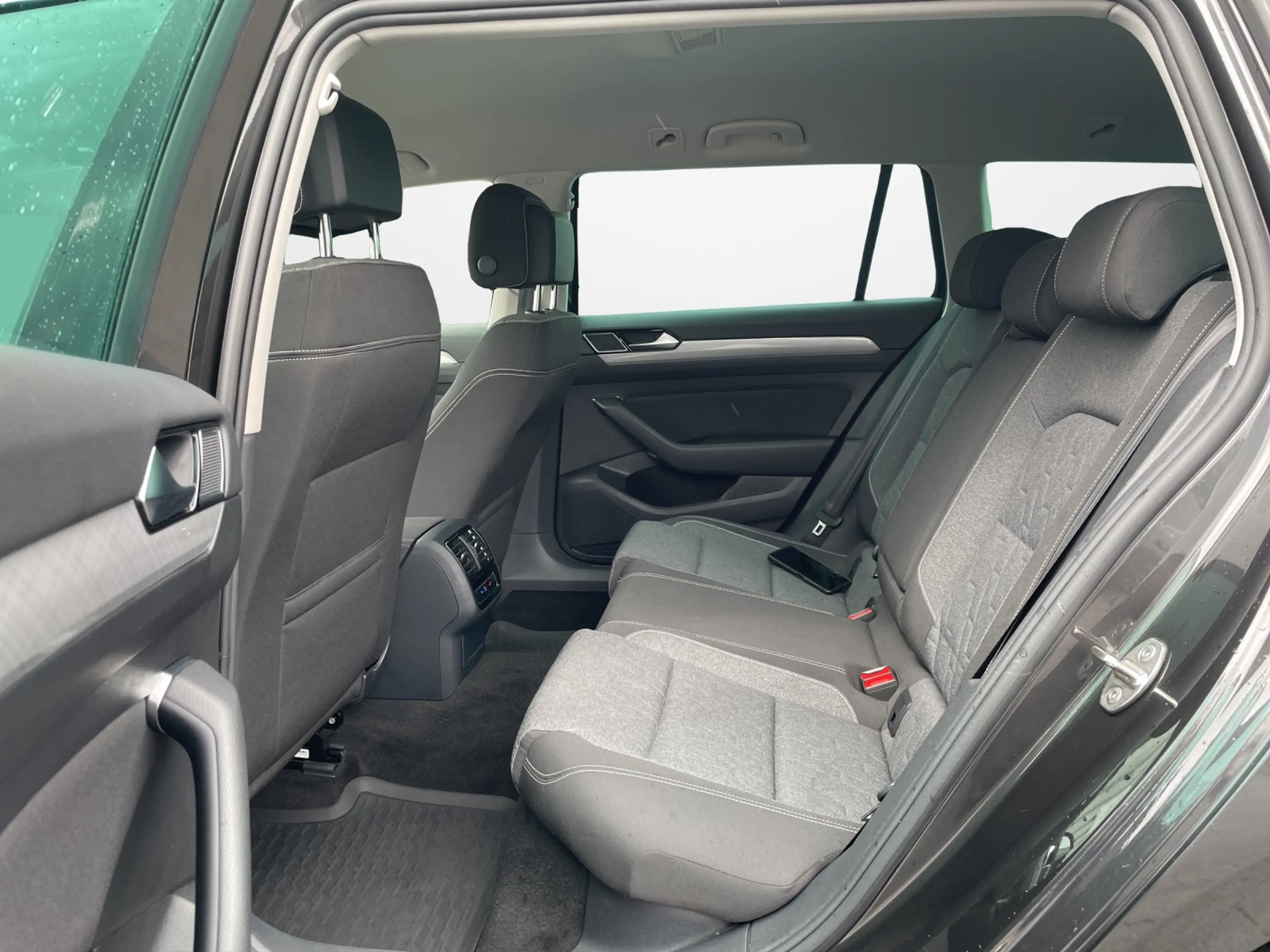 Volkswagen Passat Variant Passat Variant 2.0 TDI DSG Business — photo 11