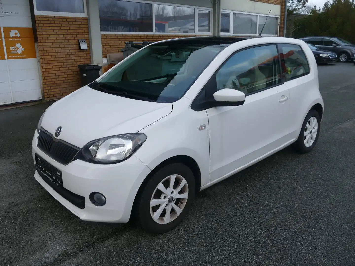 Skoda Citigo 1.0 MPI Automatik Klima Panorama Einparkhilfe Navi Weiß - 1