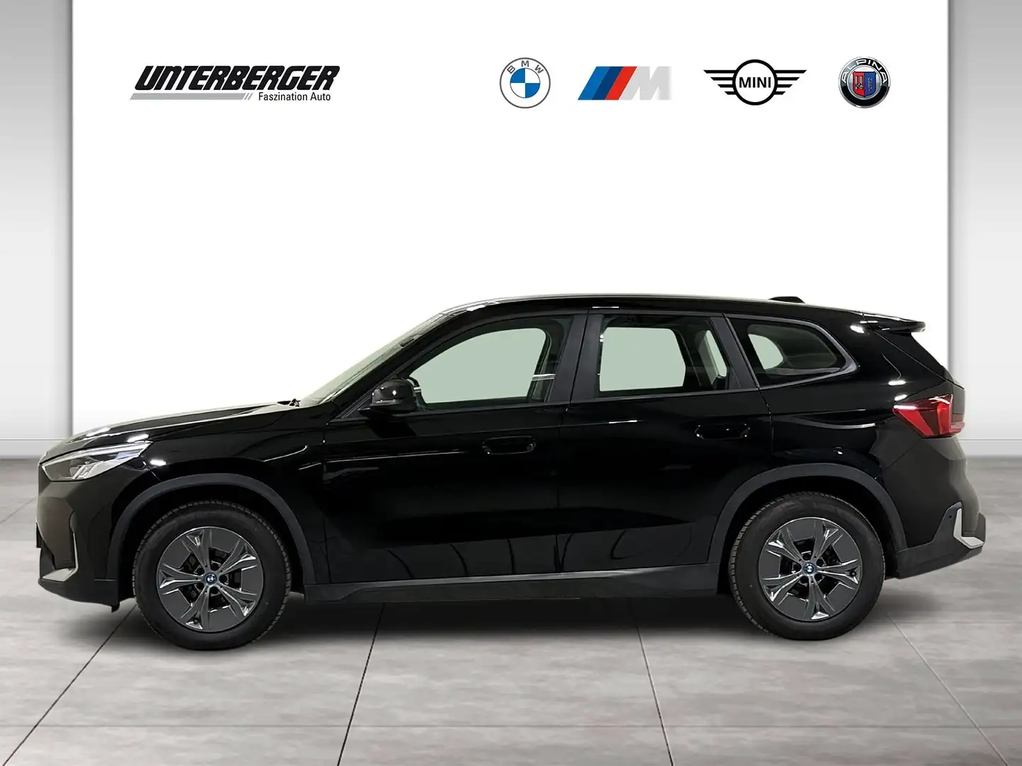 BMW iX1 xDrive30 Navi RFK PA Sitzhzg LED DAB Schwarz - 2