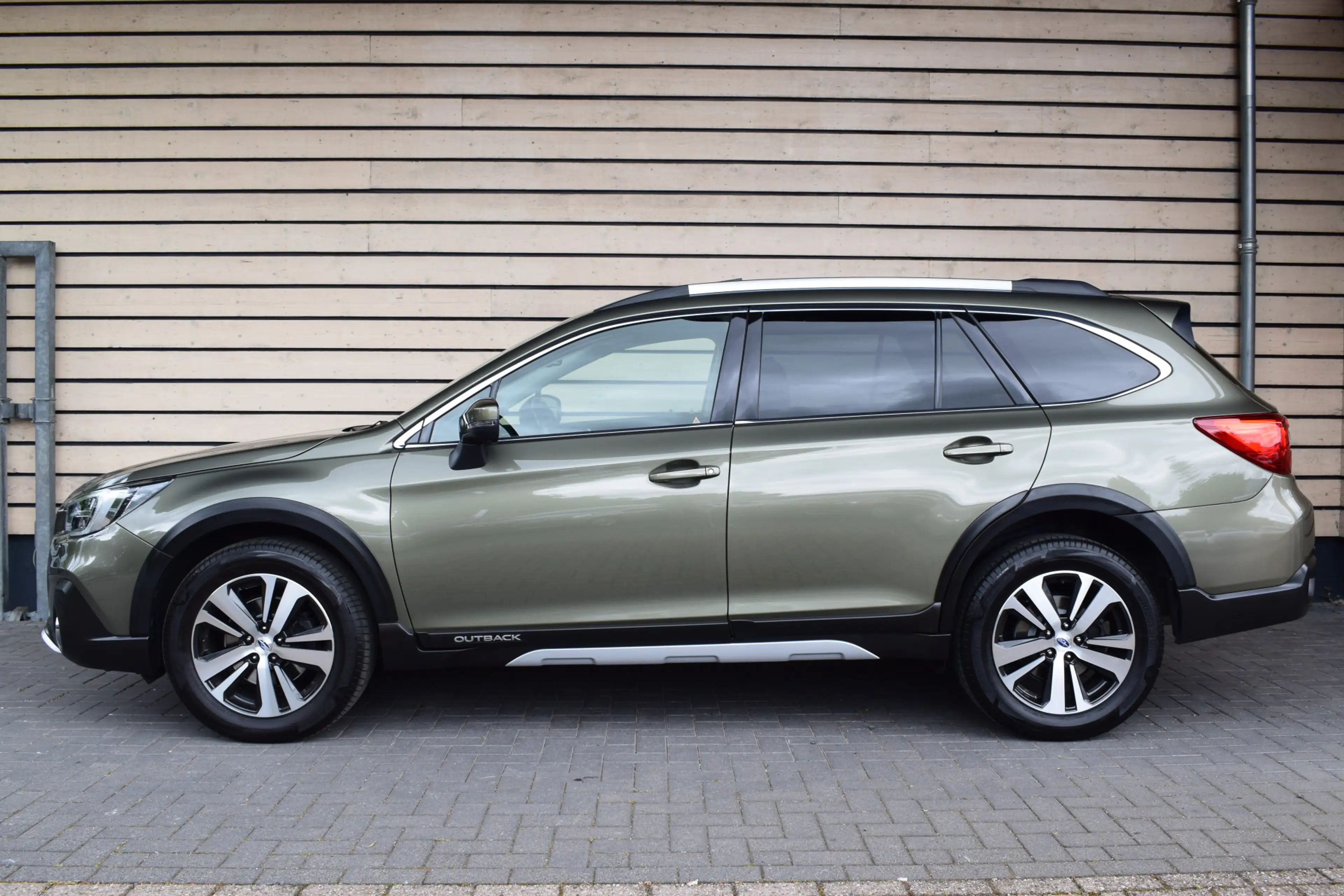 Subaru OUTBACK 2.5i AWD Premium - X-Explore - Trekhaak - Dealer o — photo 4