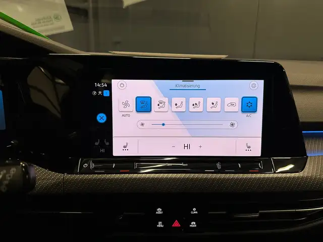 Volkswagen Golf view 22