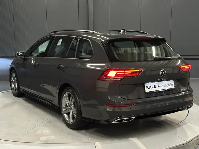 Volkswagen Golf view 3