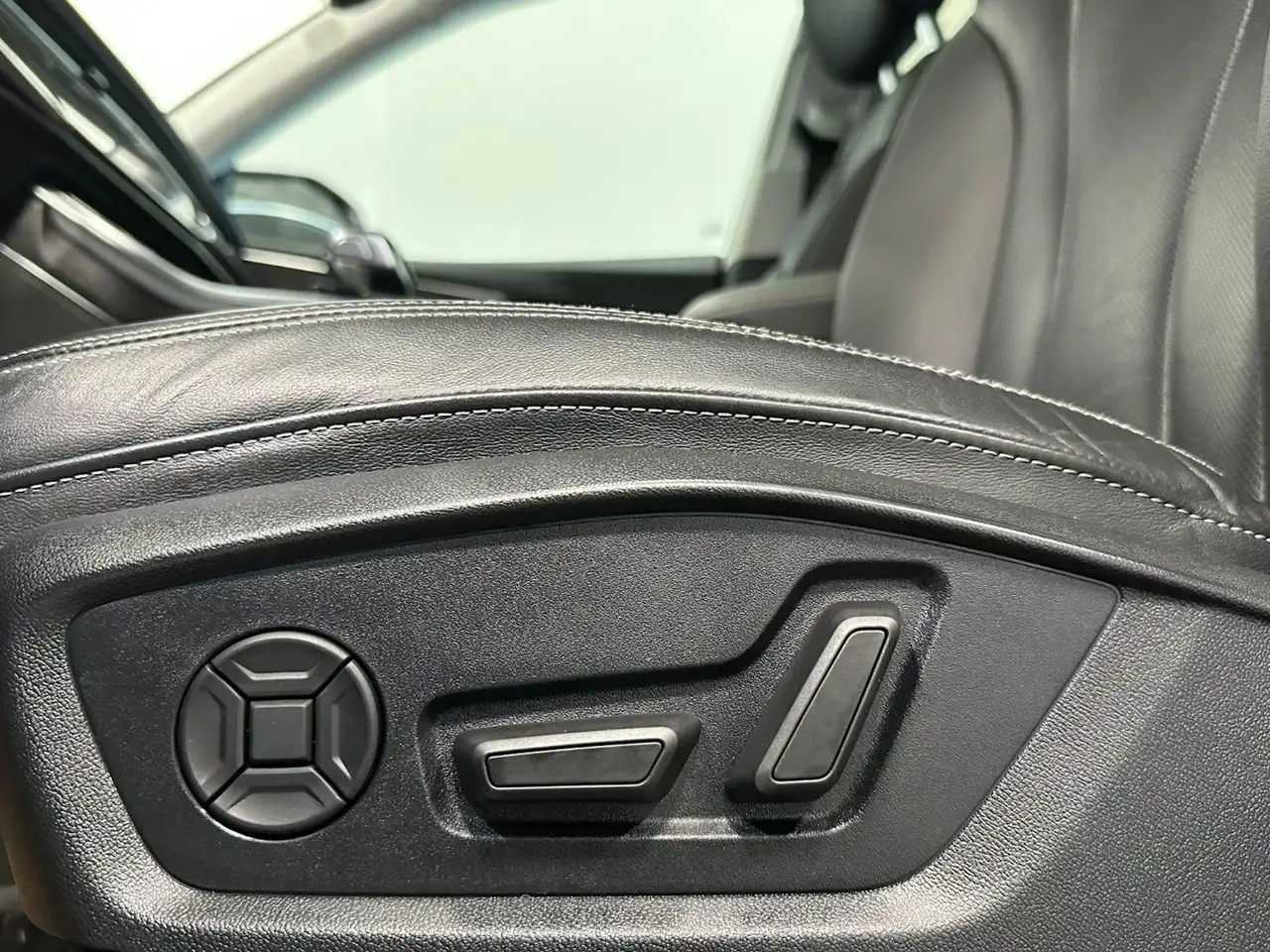 Audi Q8 снимка Audi Q8