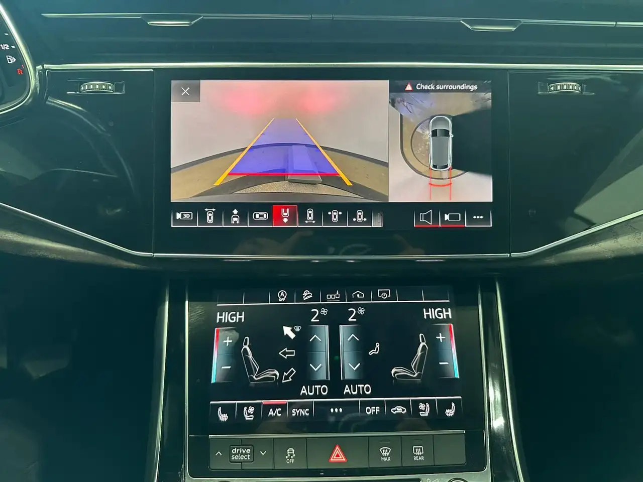 Audi Q8 снимка Audi Q8