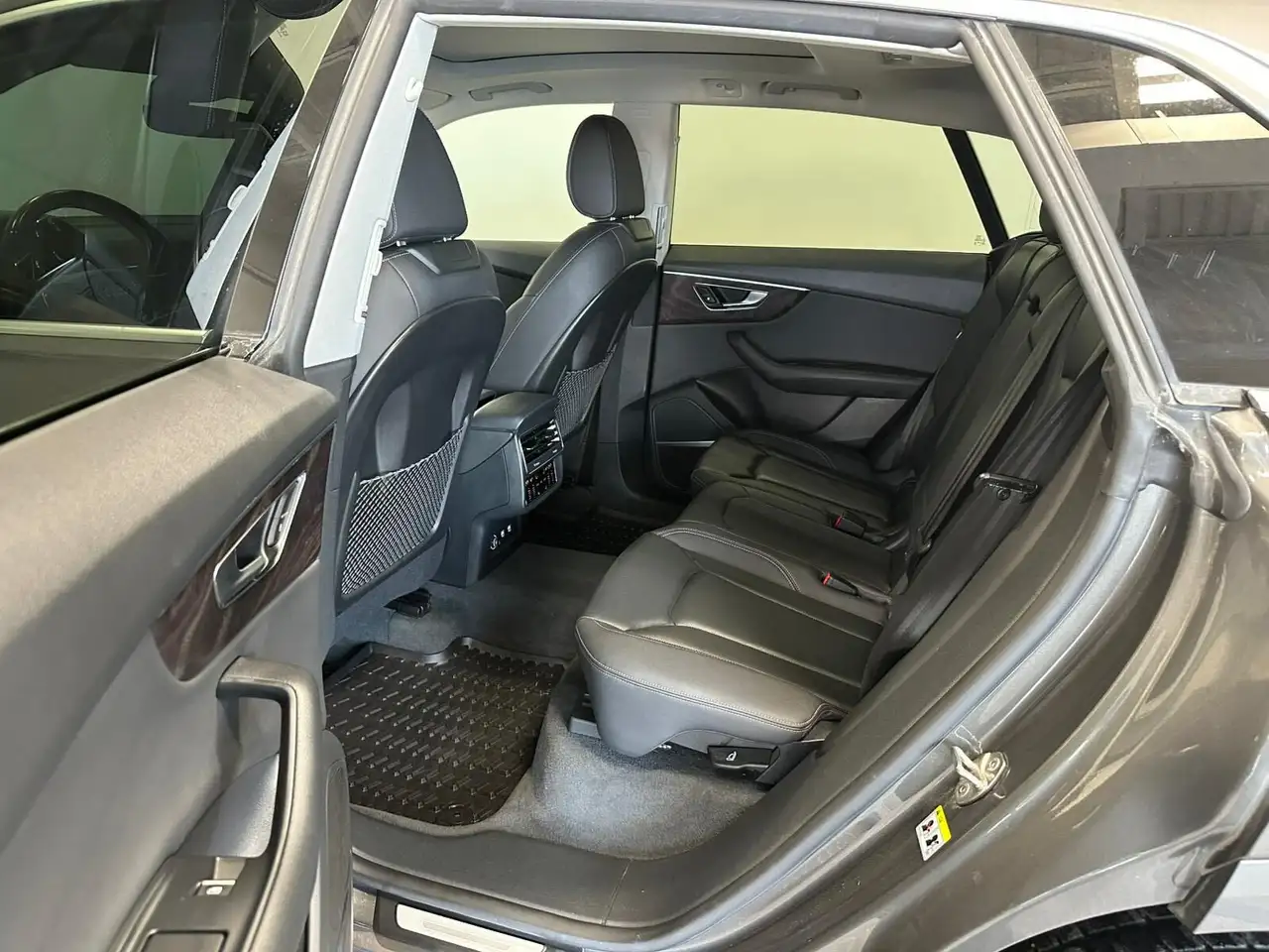 Audi Q8 снимка Audi Q8
