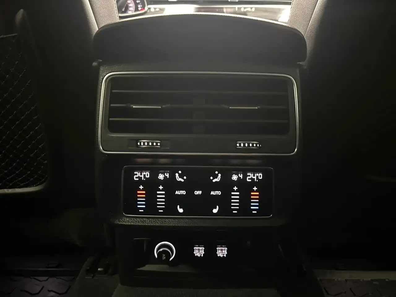 Audi Q8 снимка Audi Q8