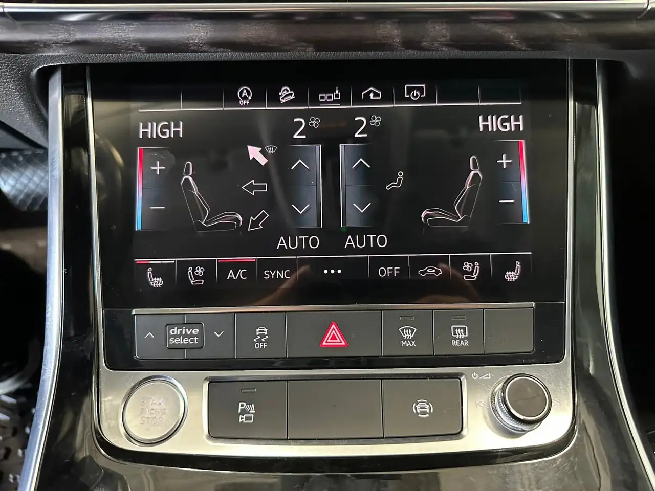 Audi Q8 снимка Audi Q8