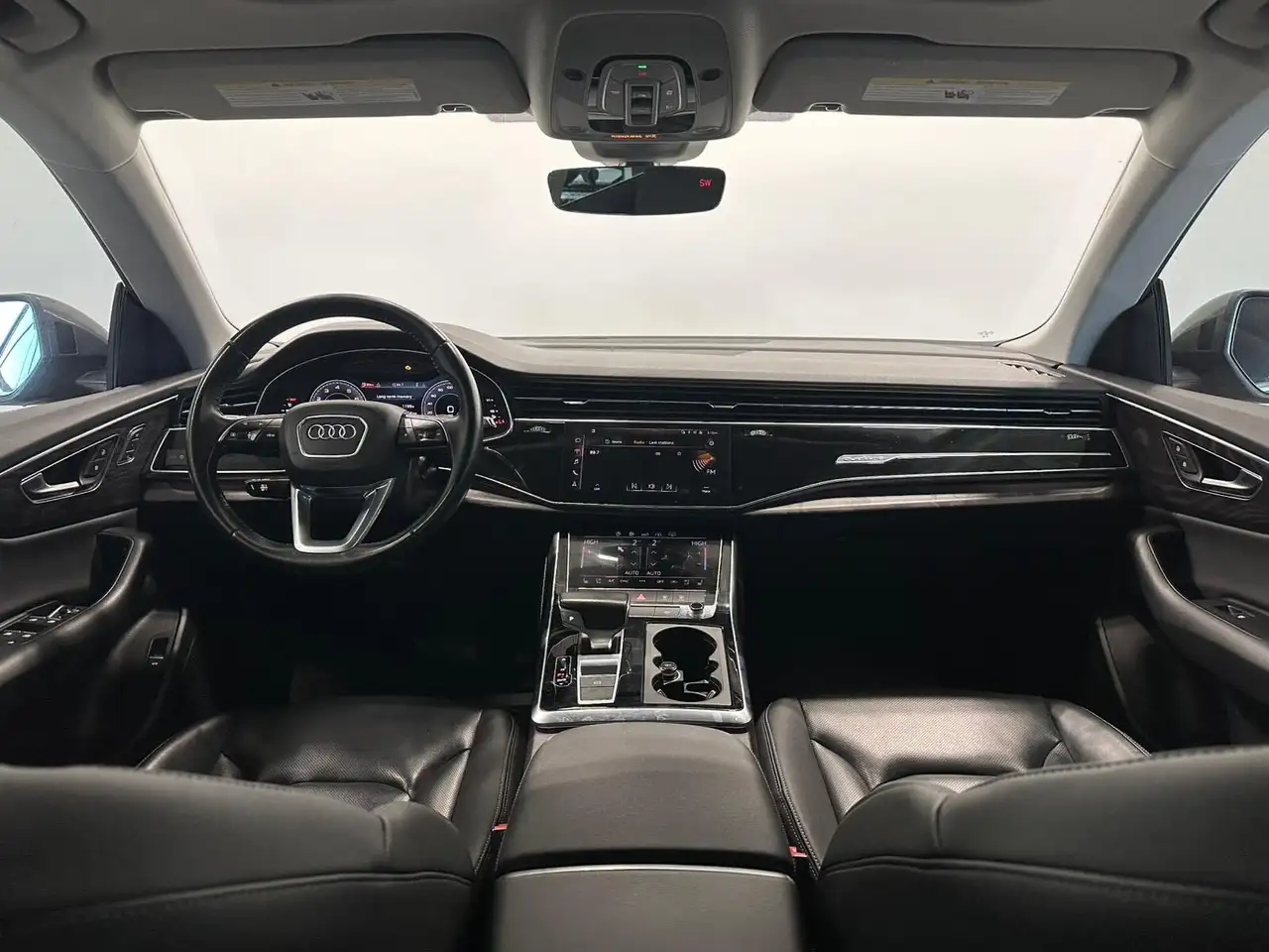 Audi Q8 снимка Audi Q8
