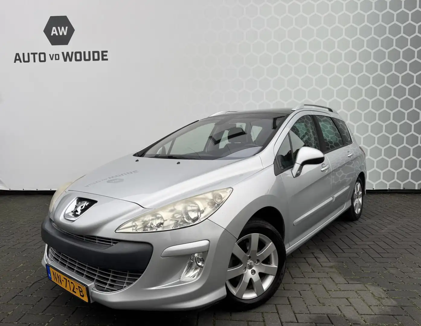 Peugeot 308 SW 1.6 VTi XS Nieuwe APK panoramadak Trekhaak Grau - 1