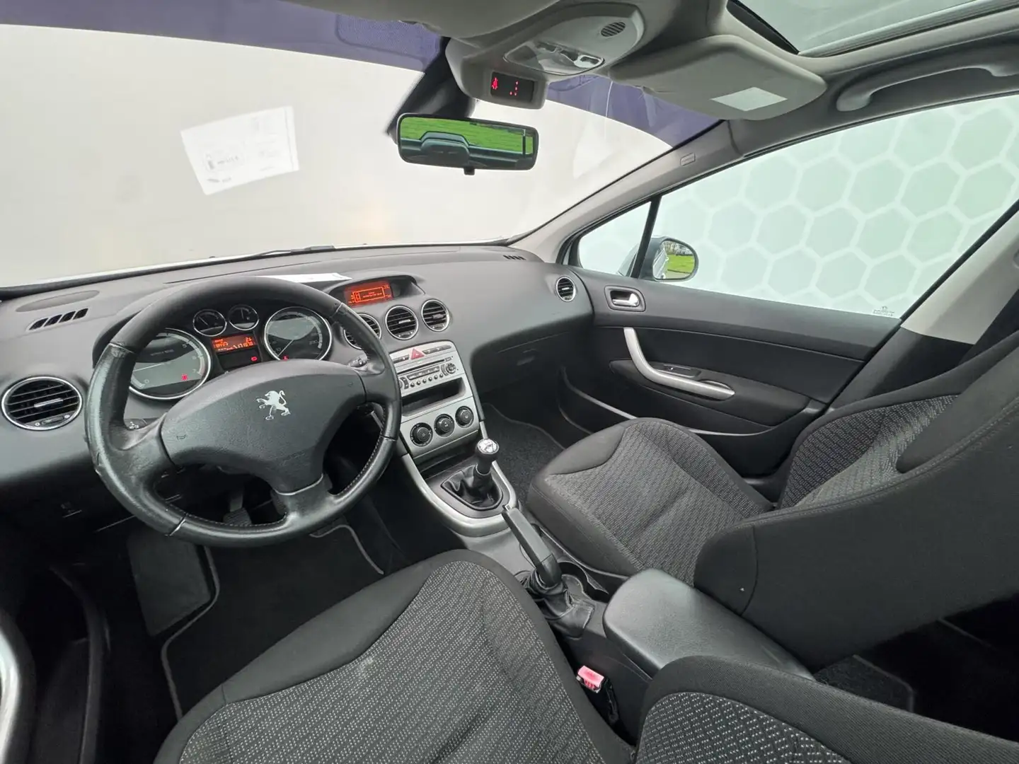 Peugeot 308 SW 1.6 VTi XS Nieuwe APK panoramadak Trekhaak Grau - 2