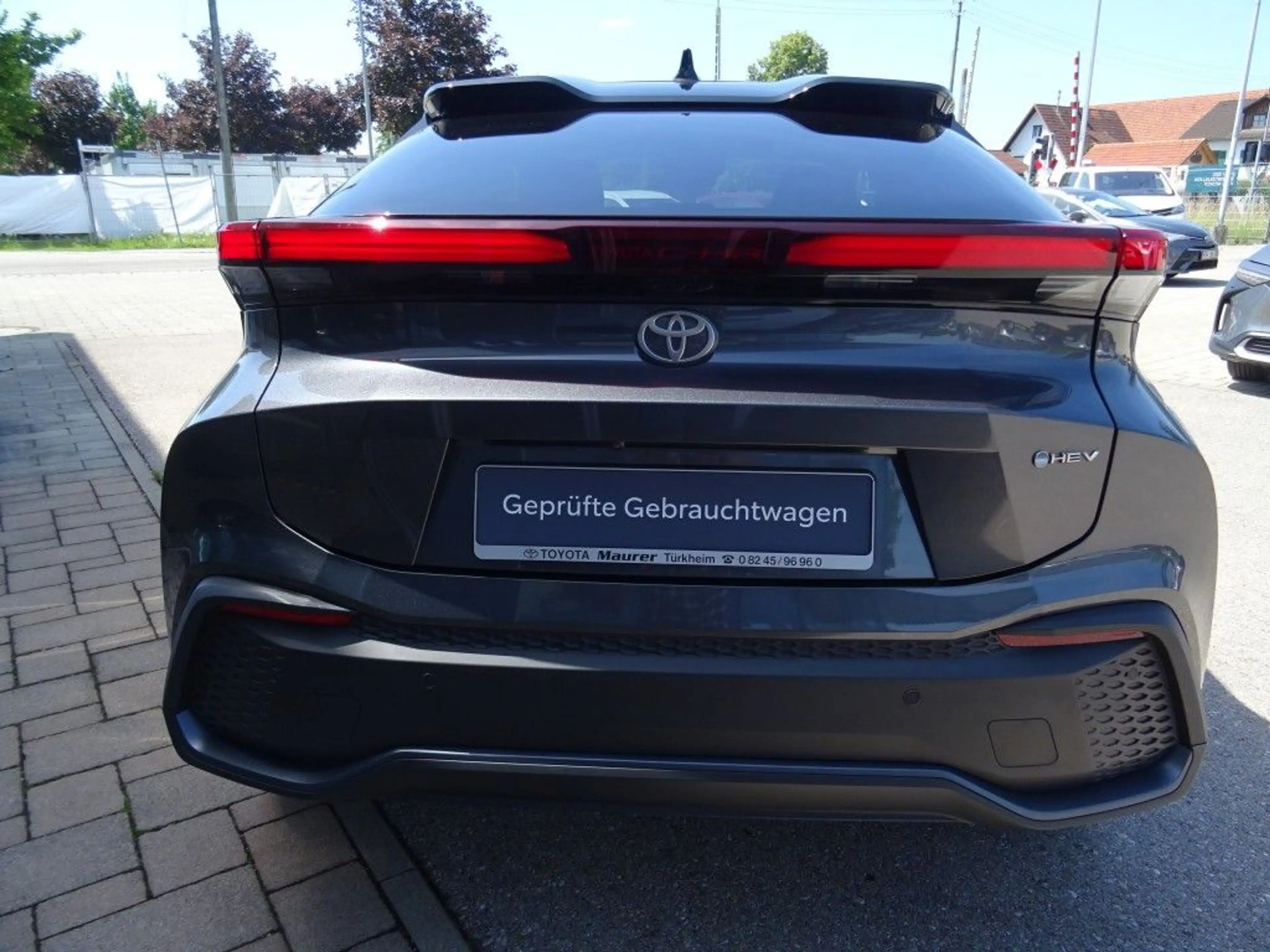 Toyota C-HR 1.8 Hybrid Team Deutschland + Technikpacket — photo 6