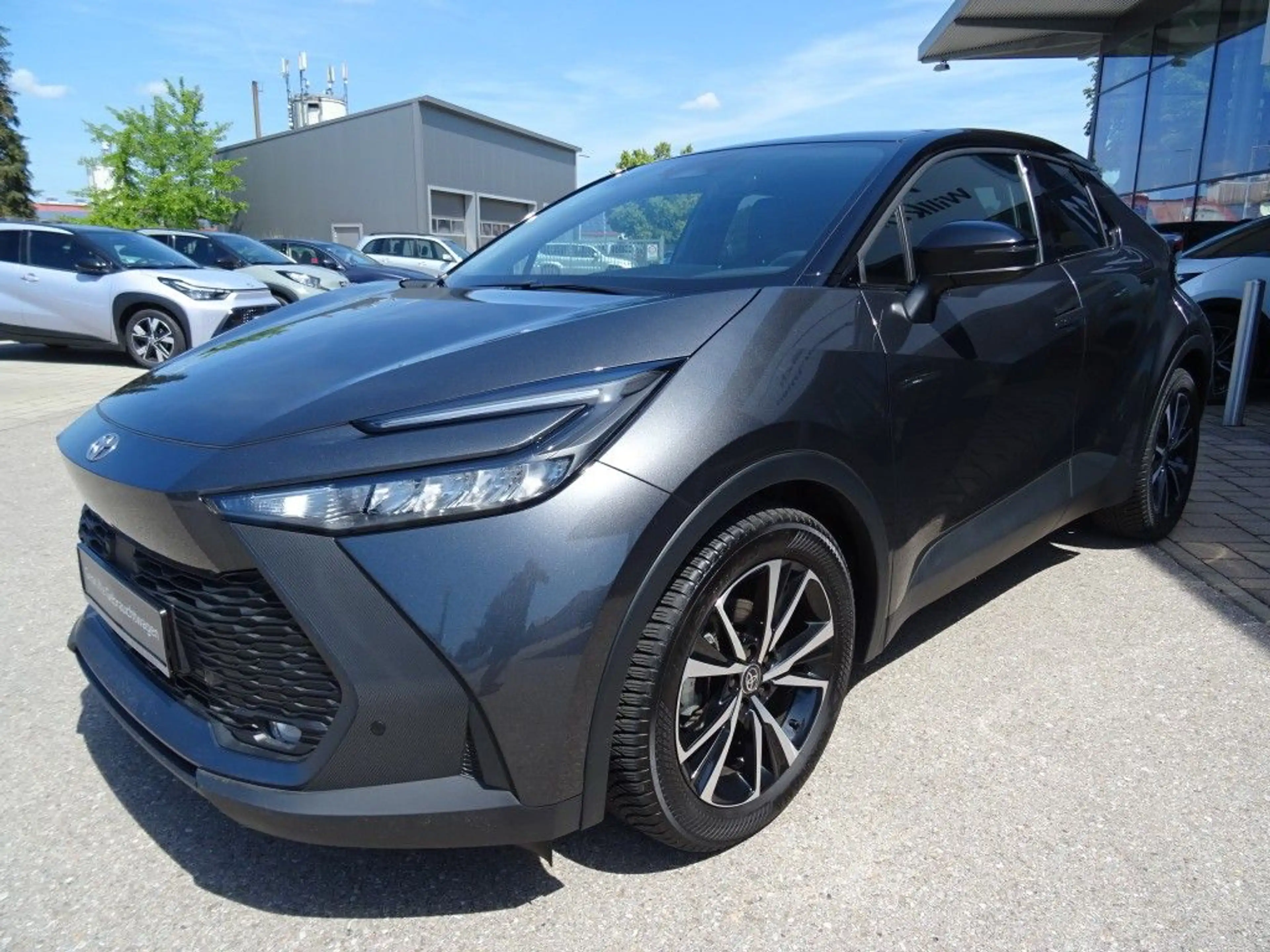 Toyota C-HR 1.8 Hybrid Team Deutschland + Technikpacket — photo 3