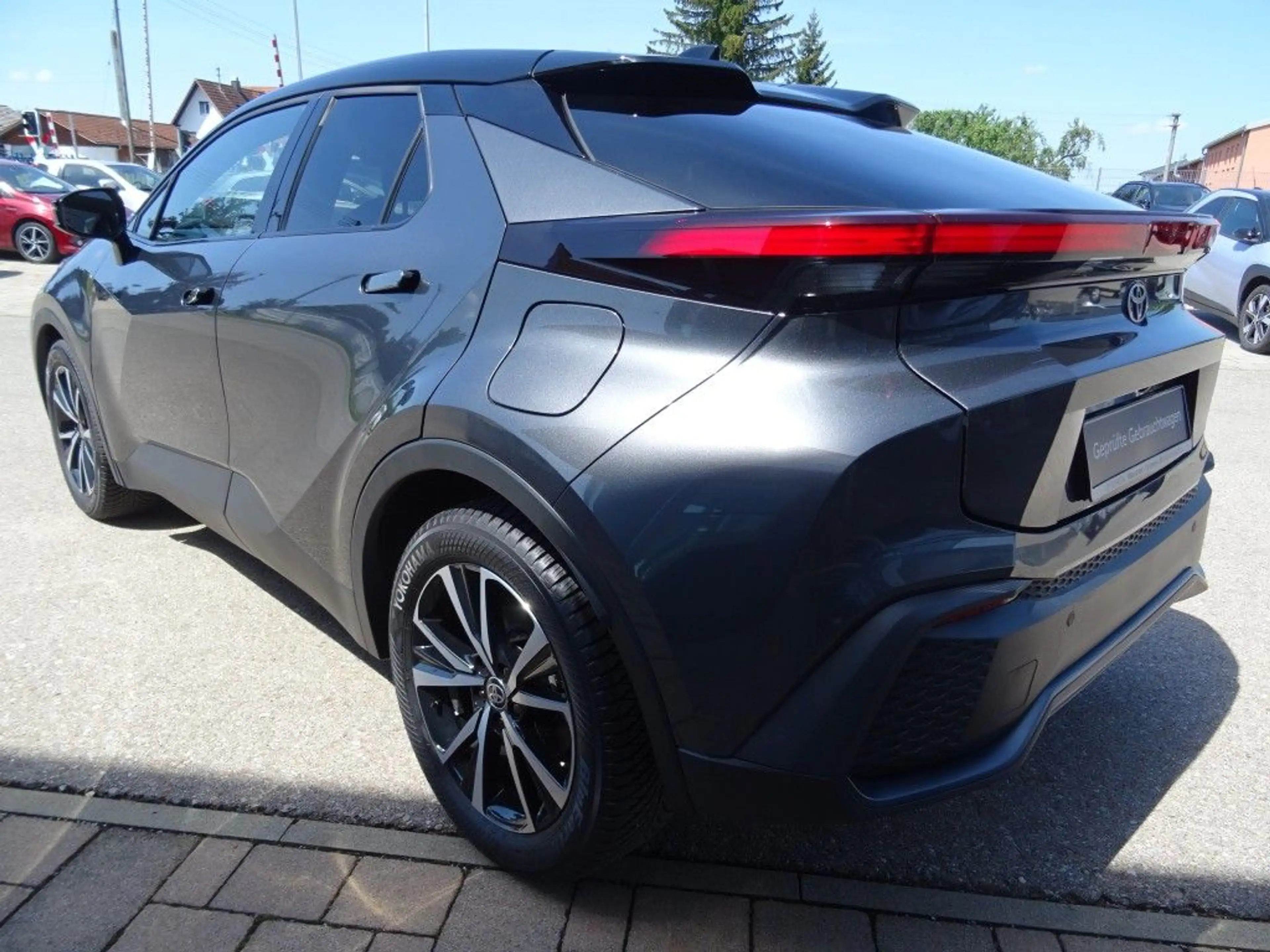 Toyota C-HR 1.8 Hybrid Team Deutschland + Technikpacket — photo 5