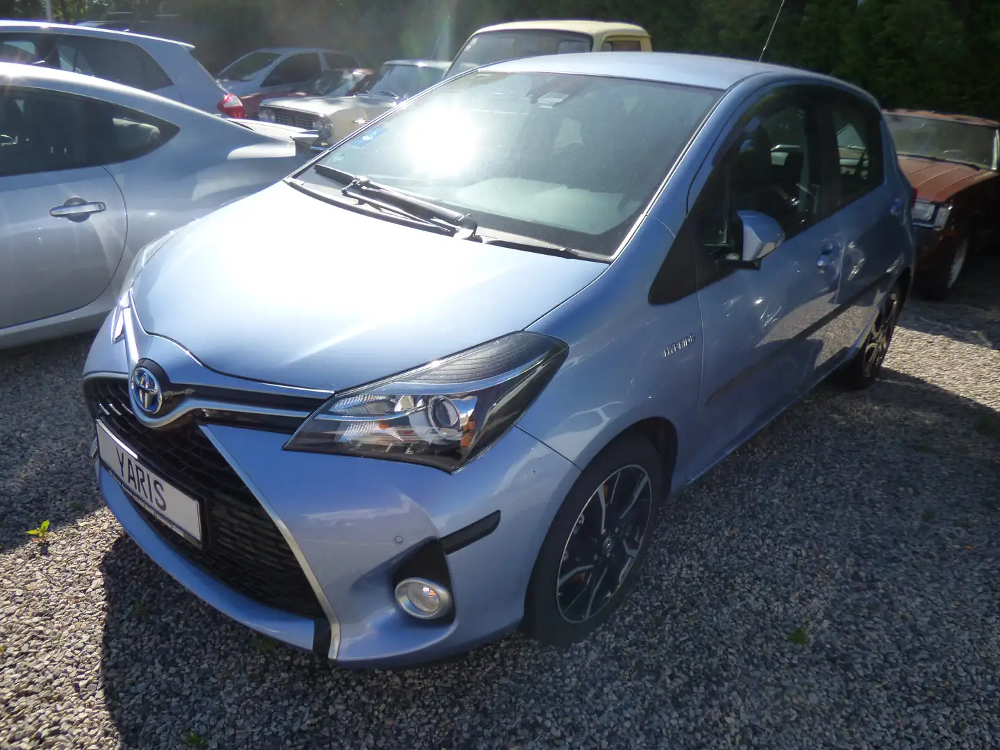 Toyota Yaris Hybrid 1.5 VVT-i Lounge Bleu - 1