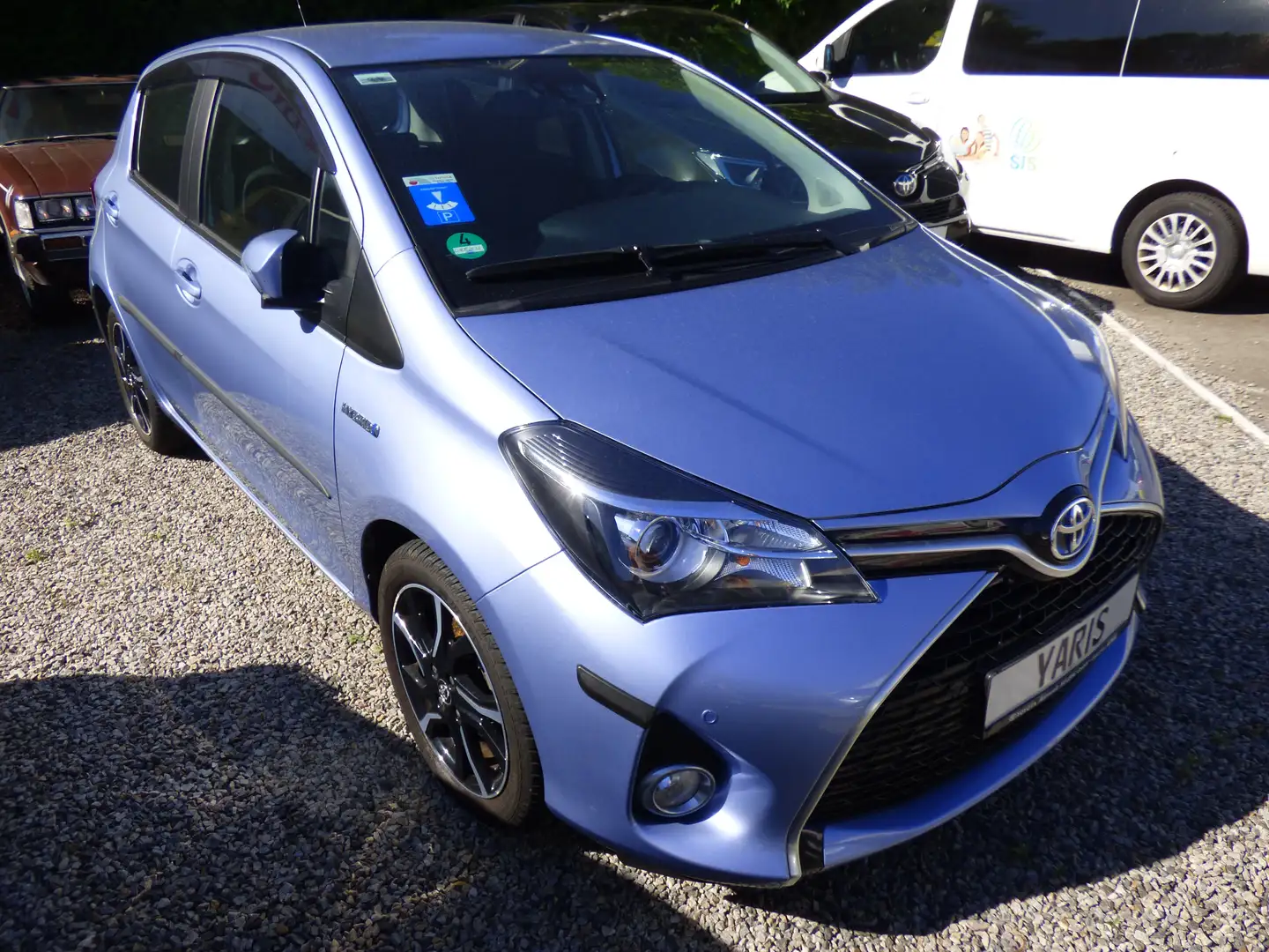 Toyota Yaris Hybrid 1.5 VVT-i Lounge Bleu - 2
