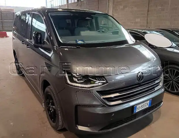 Volkswagen T7 Caravelle e-Caravelle 70KWh Life 9 posti