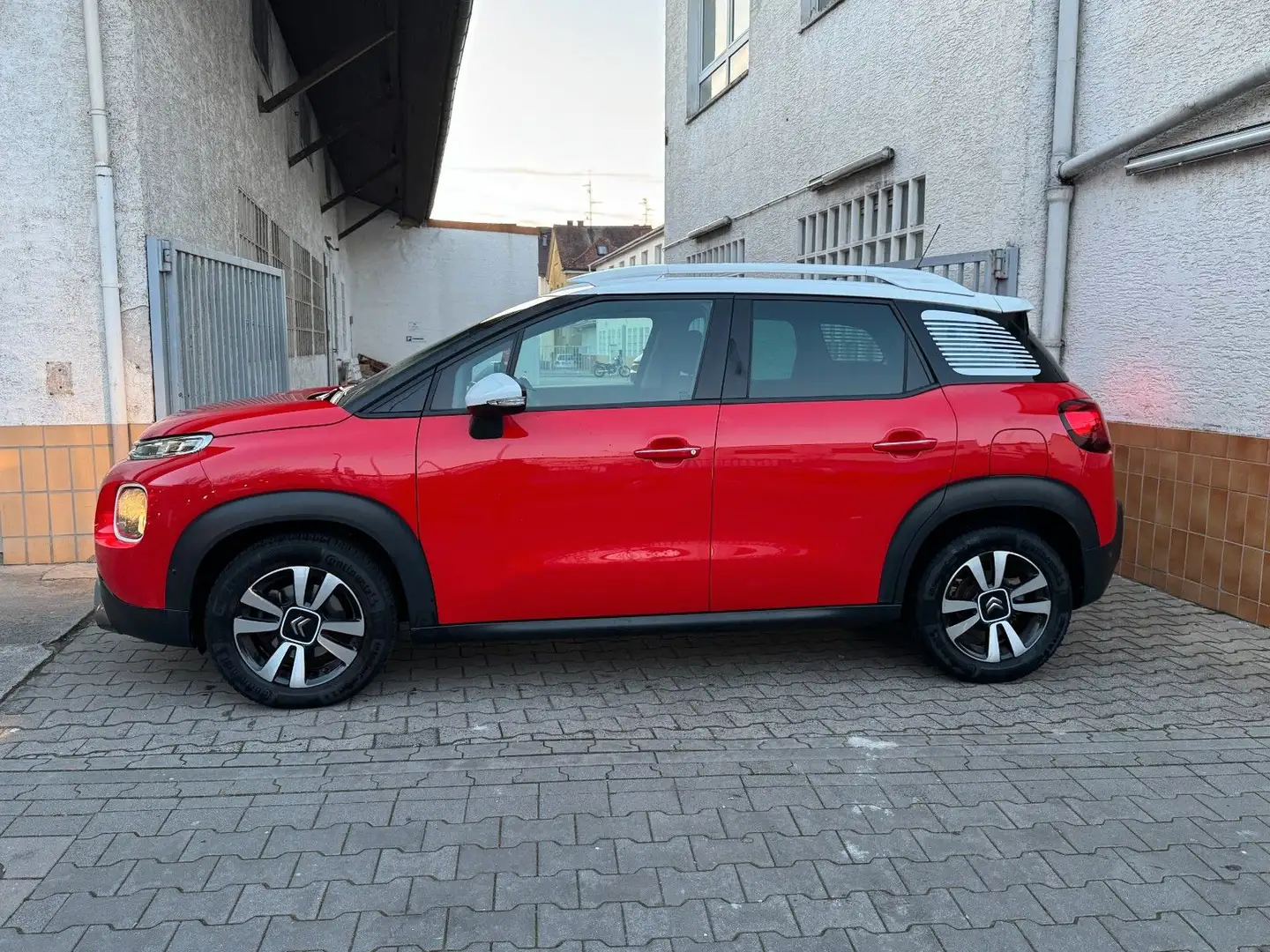 Citroen C3 Aircross Shine*Klima*Pano*1.Hd. Rot - 2