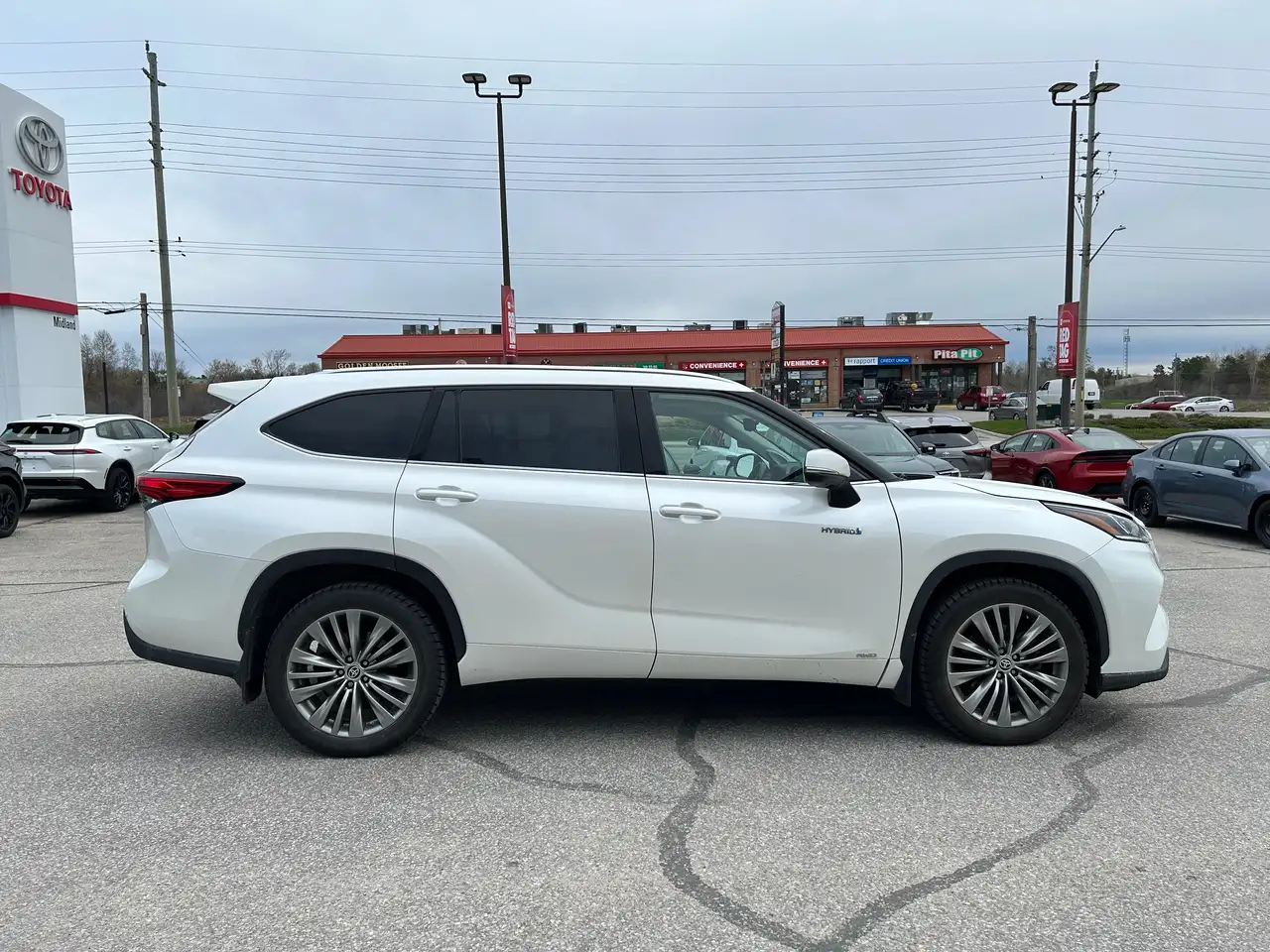 Toyota Highlander снимка Toyota Highlander