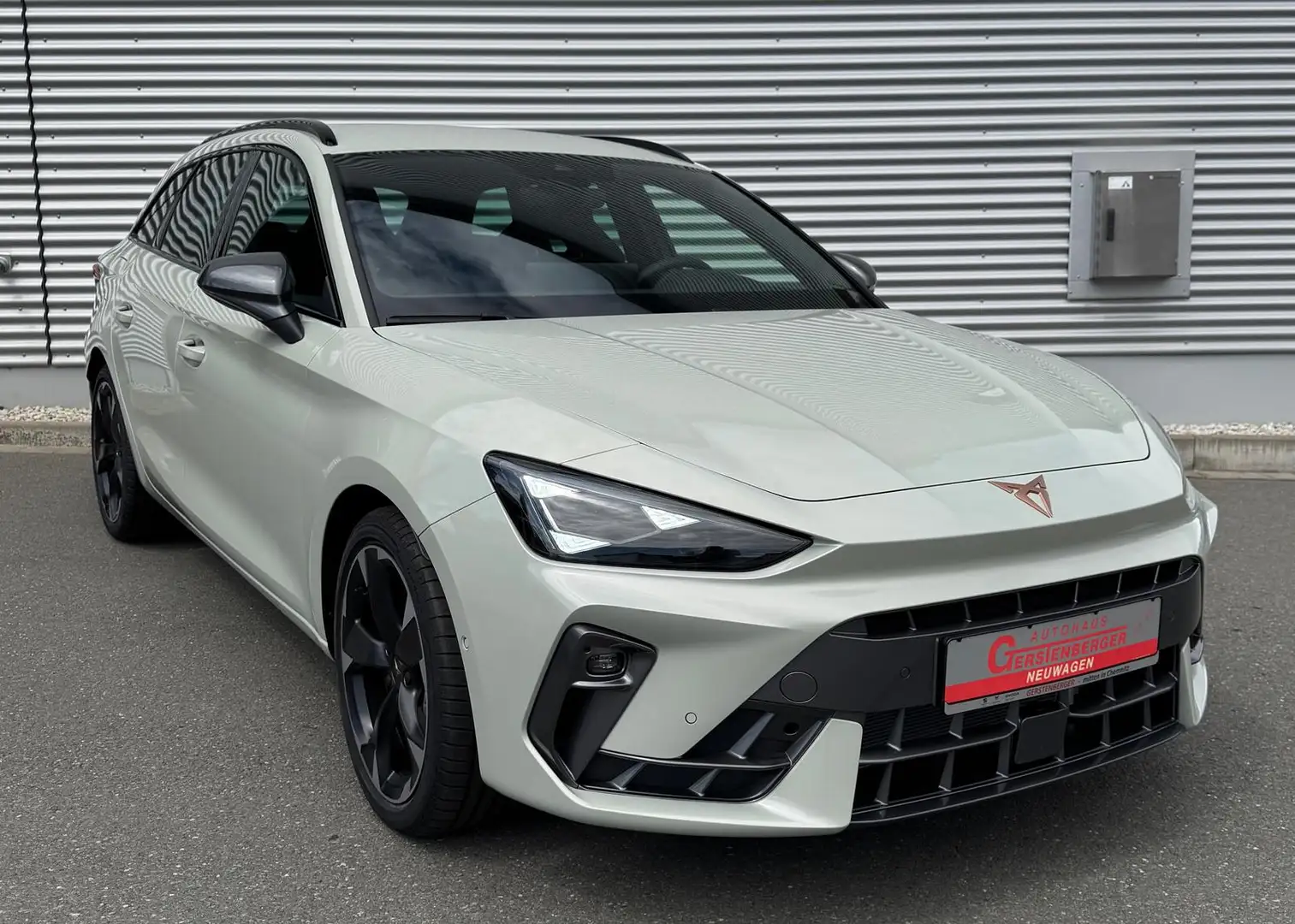 CUPRA Leon 1.5 eTSI MATRIX AHK KAMERA Grau - 2