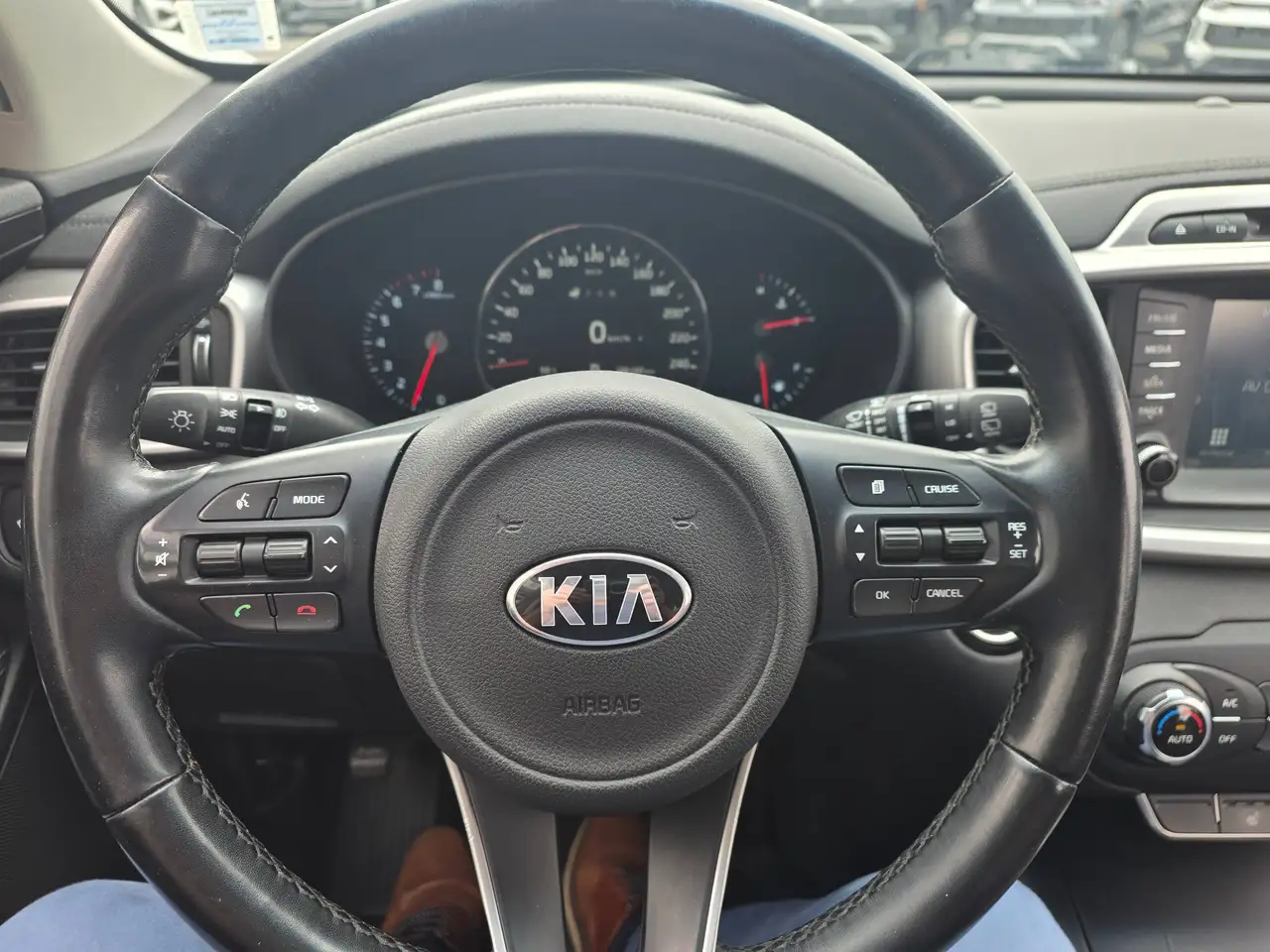 Kia Sorento снимка Kia Sorento