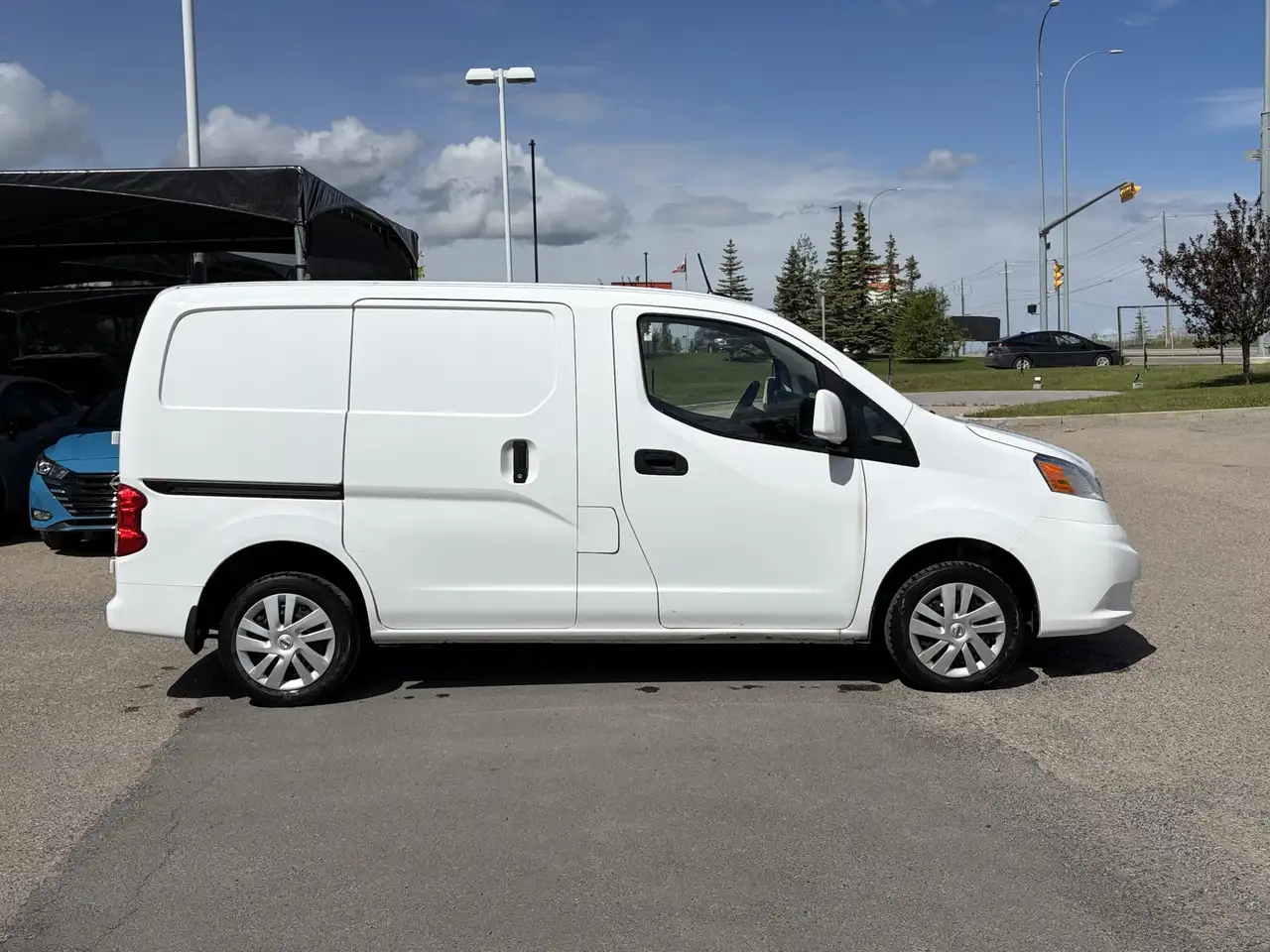 Nissan NV200 photo Nissan NV200
