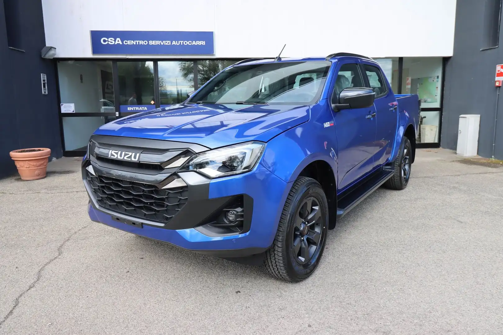 Isuzu PICK UP 1.9 crew N60 Nitro Sport 4x4 auto - 👊 Modrá - 1