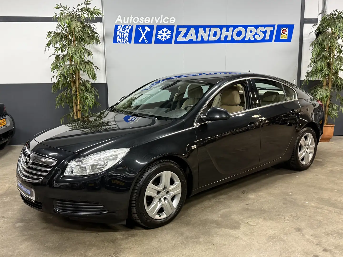 Opel Insignia 2.0 T Edition // Autom // leer Schwarz - 1