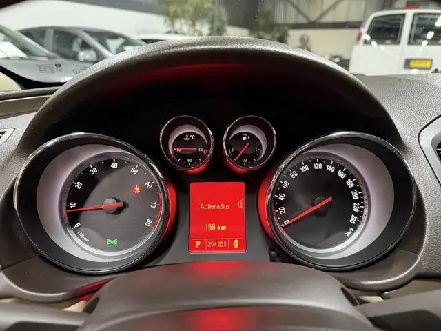 Opel Insignia view 12