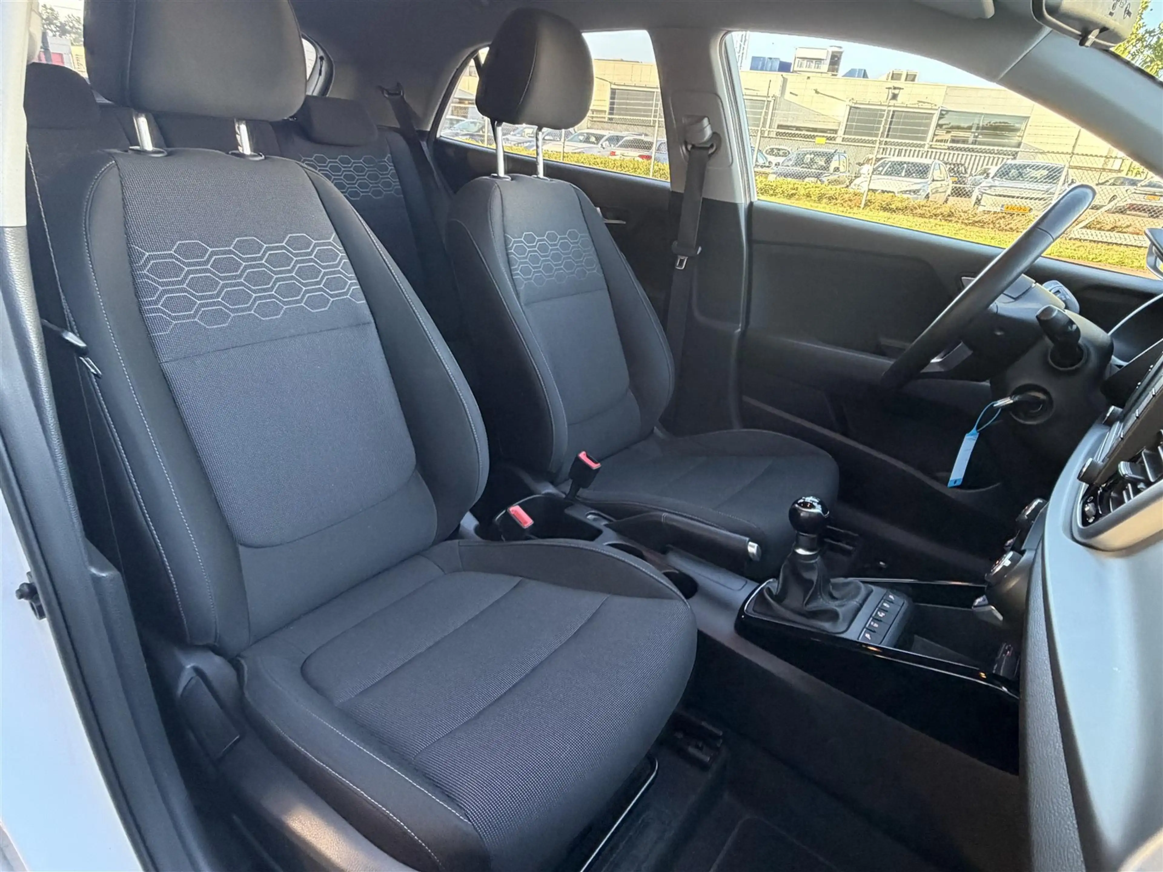 Kia Rio 1.2 cvvt 84PK Dream Team Edition (CARPLAY|WINTER P — photo 24