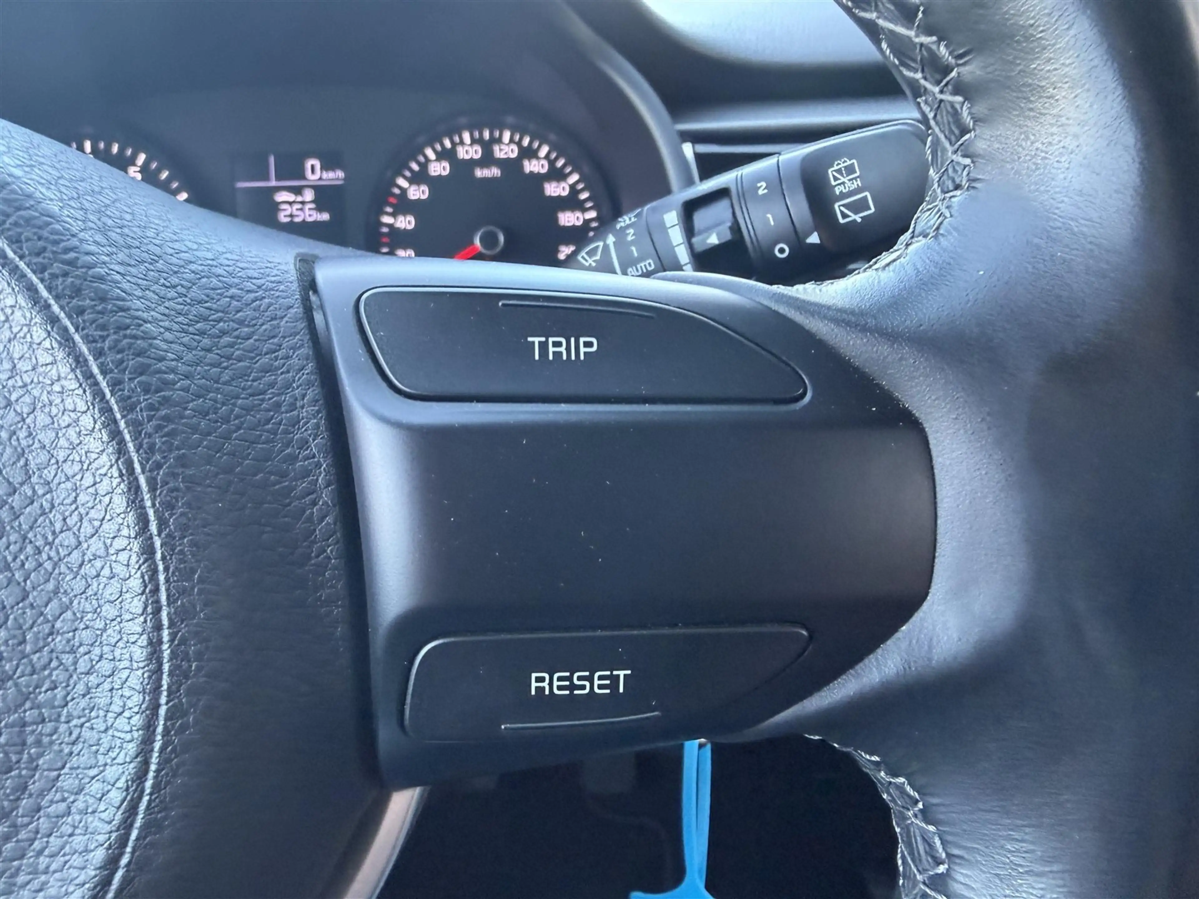Kia Rio 1.2 cvvt 84PK Dream Team Edition (CARPLAY|WINTER P — photo 18