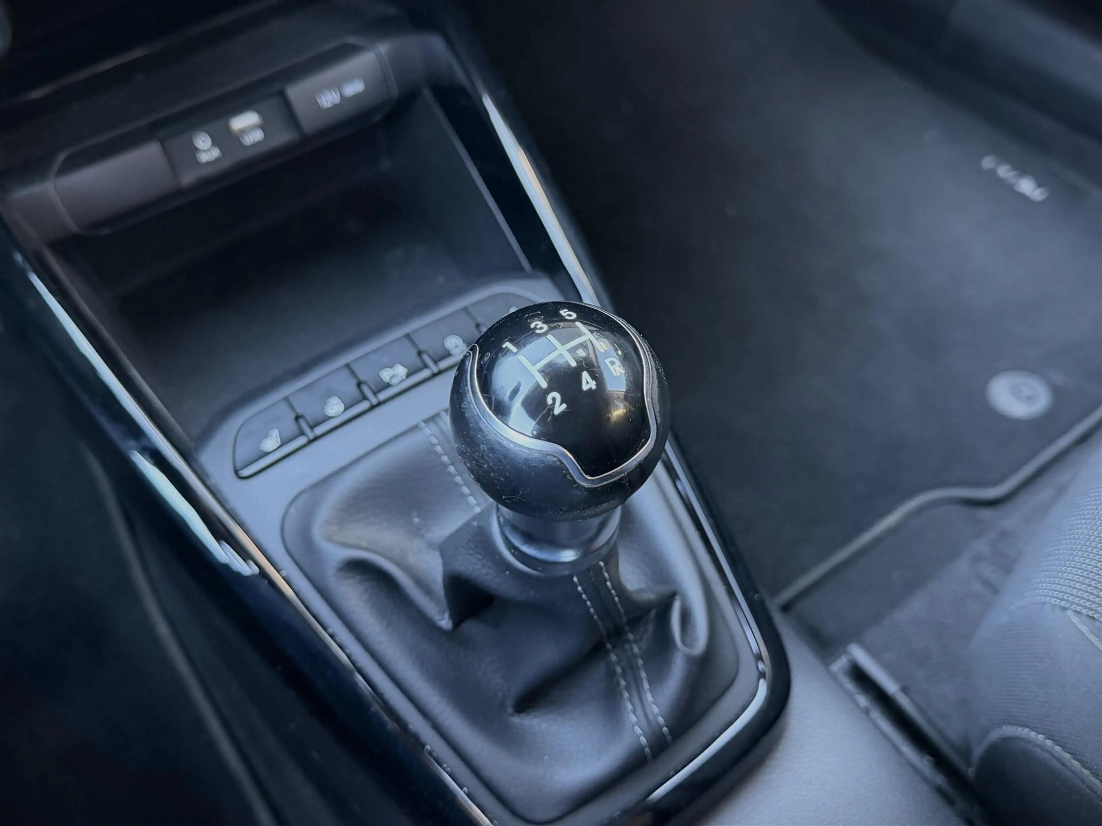 Kia Rio 1.2 cvvt 84PK Dream Team Edition (CARPLAY|WINTER P — photo 15