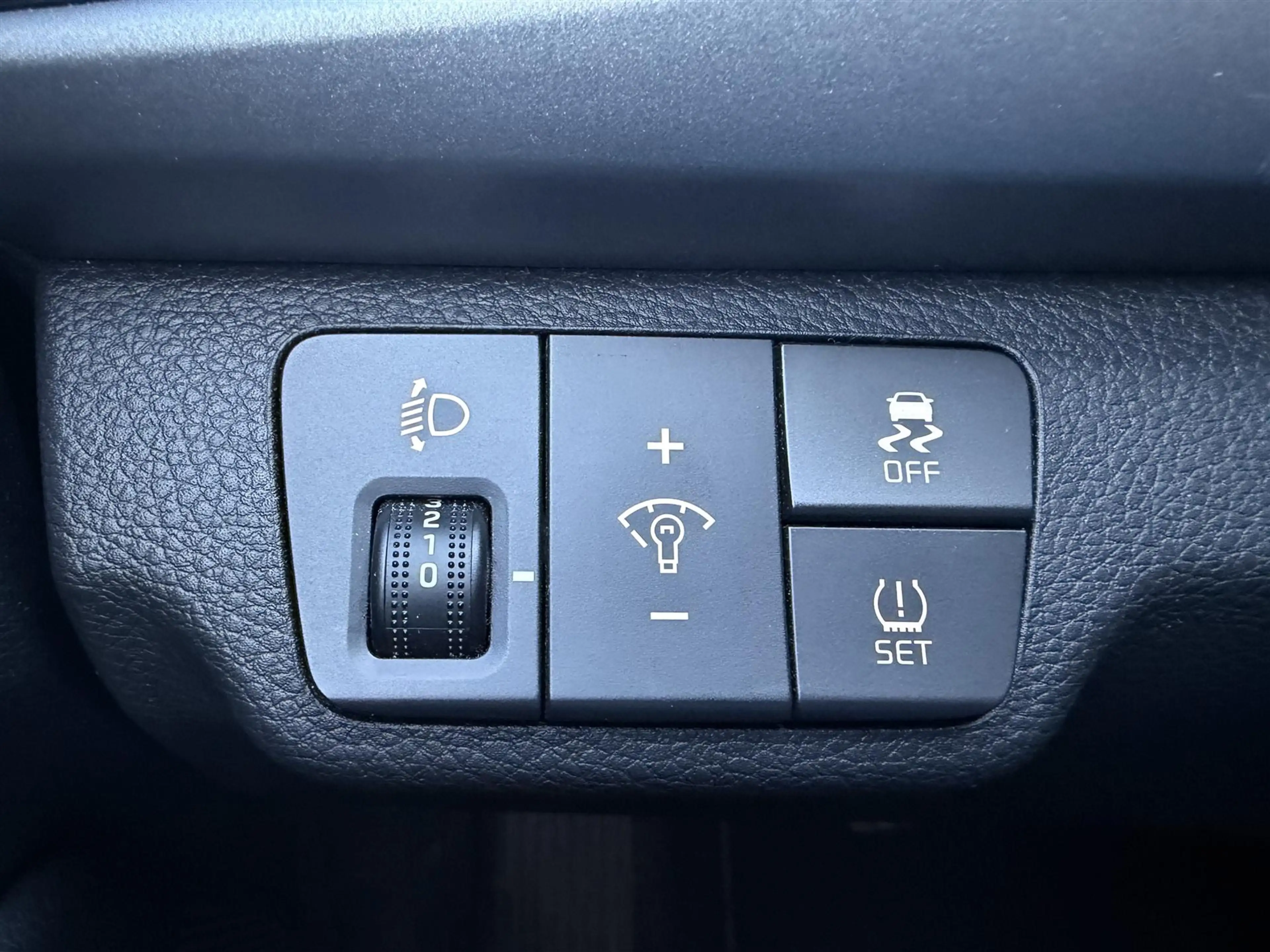Kia Rio 1.2 cvvt 84PK Dream Team Edition (CARPLAY|WINTER P — photo 21