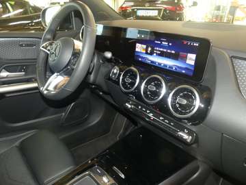 Bild 22 Mercedes-Benz B 180 Progressive Line Advanced, Night-Paket, Totwinkel.