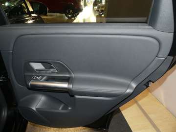 Bild 20 Mercedes-Benz B 180 Progressive Line Advanced, Night-Paket, Totwinkel.