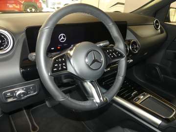 Bild 5 Mercedes-Benz B 180 Progressive Line Advanced, Night-Paket, Totwinkel.