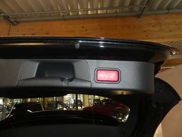 Bild 14 Mercedes-Benz B 180 Progressive Line Advanced, Night-Paket, Totwinkel.