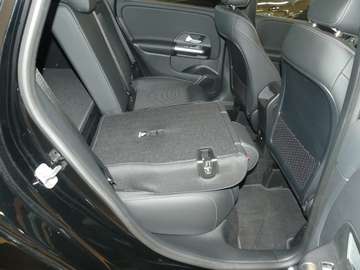 Bild 17 Mercedes-Benz B 180 Progressive Line Advanced, Night-Paket, Totwinkel.