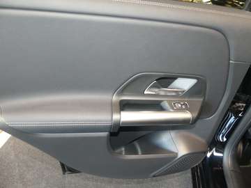 Bild 10 Mercedes-Benz B 180 Progressive Line Advanced, Night-Paket, Totwinkel.